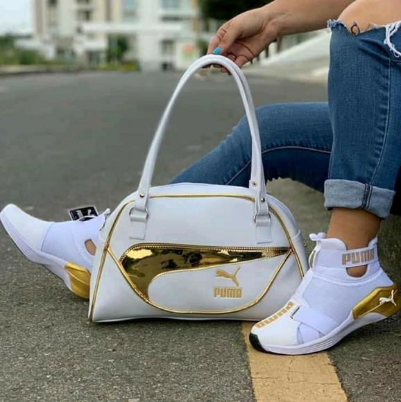 Set - Picture 1 of 2